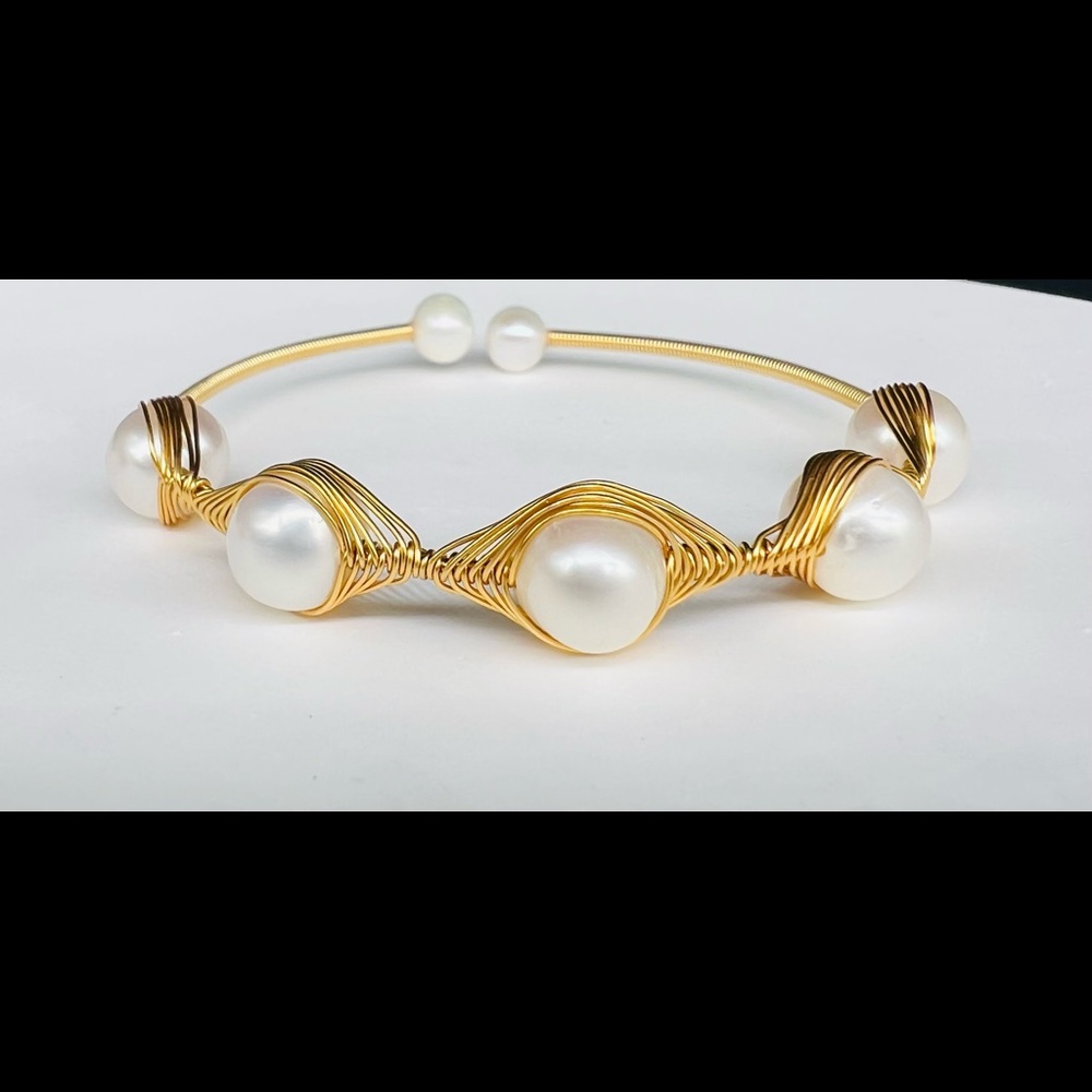 Handmade fresh water pearl bangles